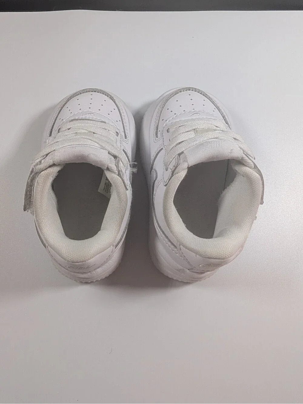 Nike Unisex Toddler 4C White Force 1 Low EasyOn Sneakers Air Force Classic Shoes